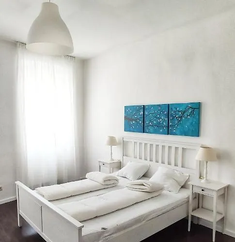 Helle Zweiraumwohnung In Wohngebiet דירה