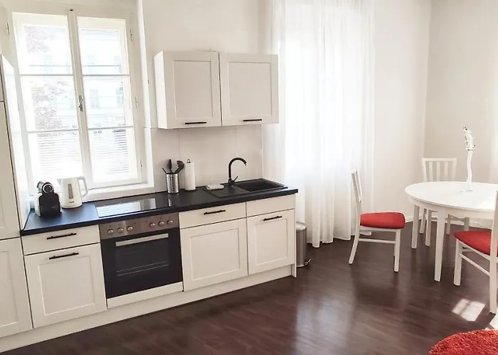 Helle Zweiraumwohnung In Wohngebiet דירה
