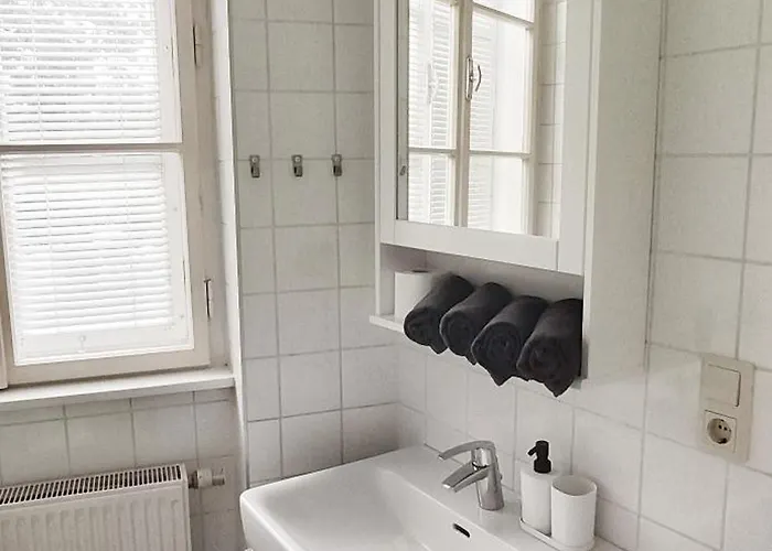 Helle Zweiraumwohnung In Wohngebiet *